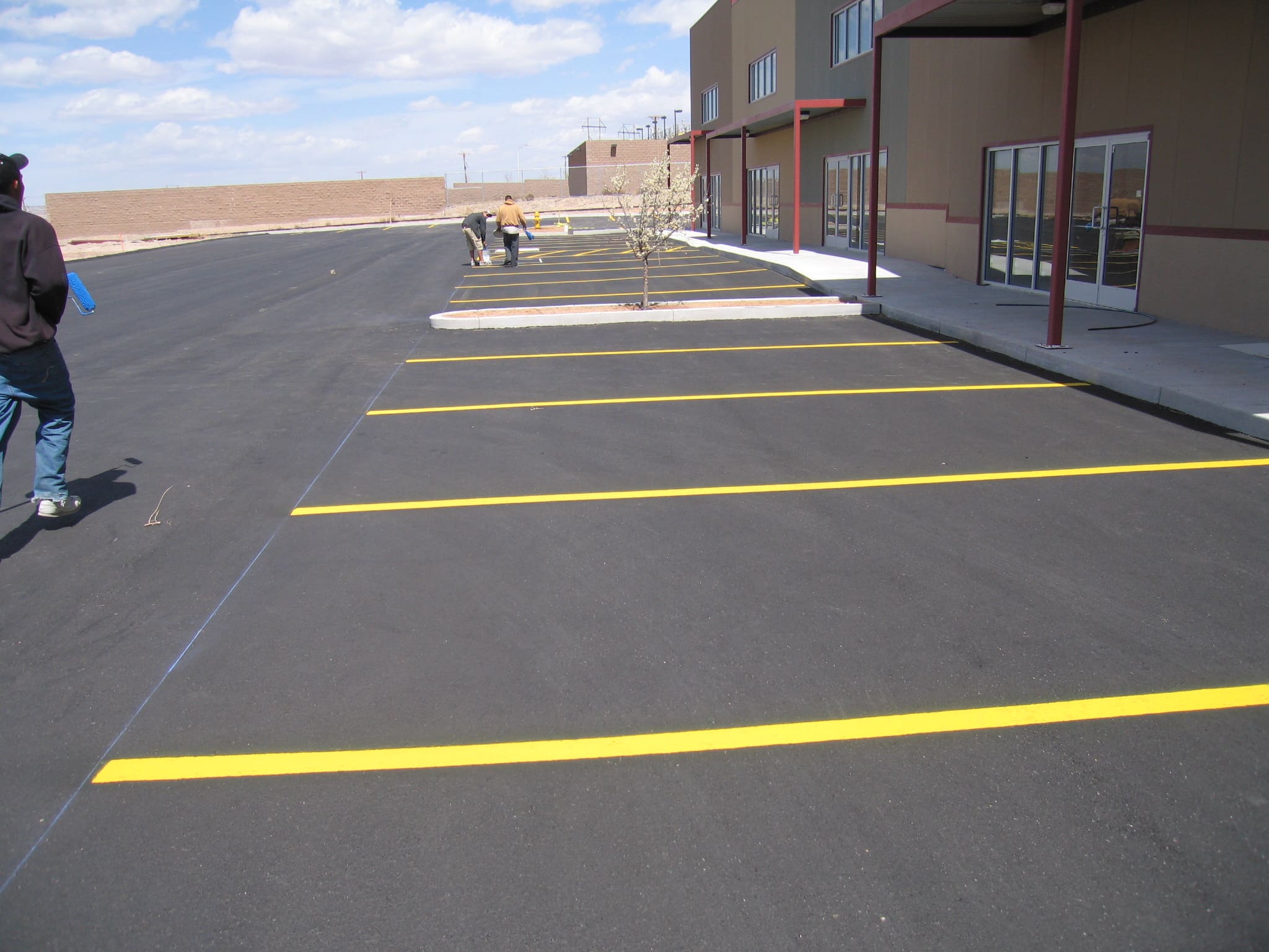 Parking-Lot-StripingRestriping-03